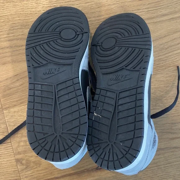 Nike Air Jordan sneakers, Gray/Black, pre-owned, Size Youth US 7 - Picture 10 of 14